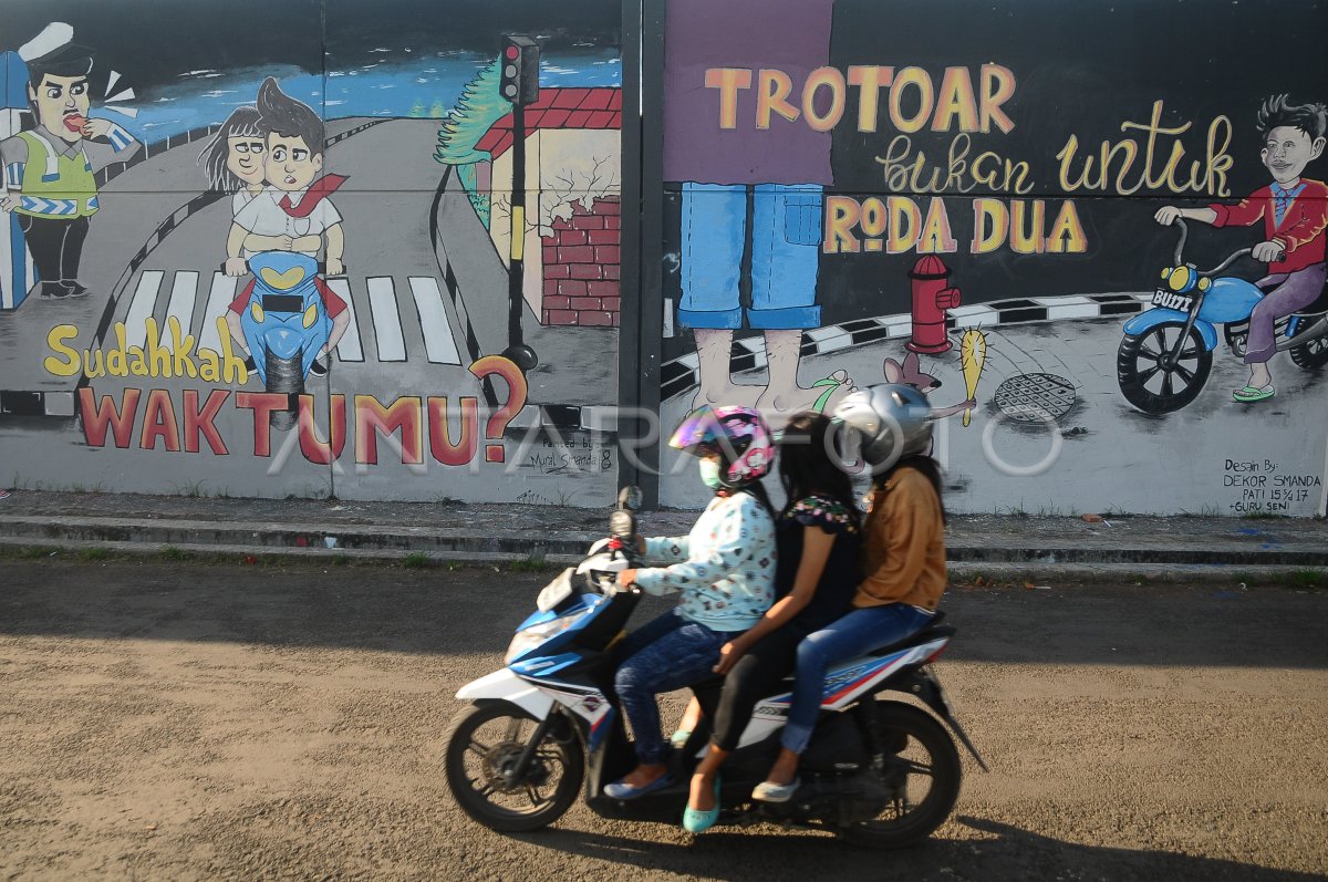 Mural Tertib Lalu Lintas Antara Foto