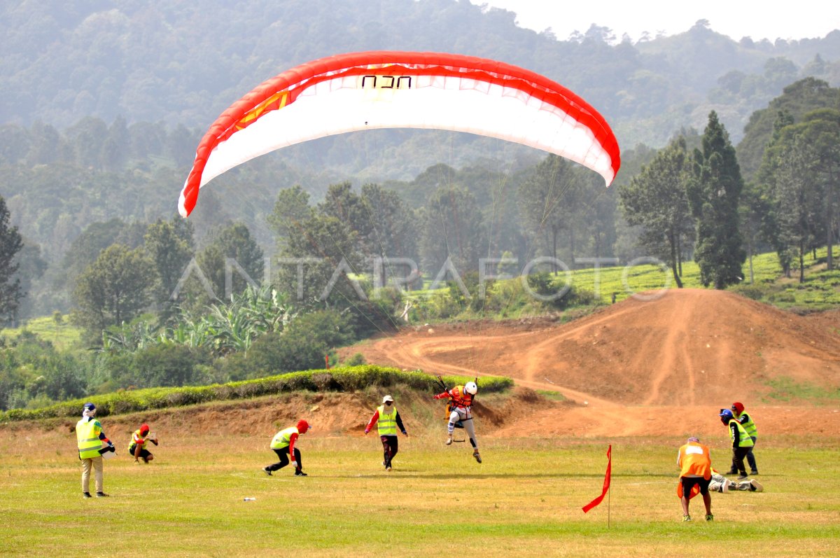 PARALAYANG PUTRA INDONESIA ANTARA Foto