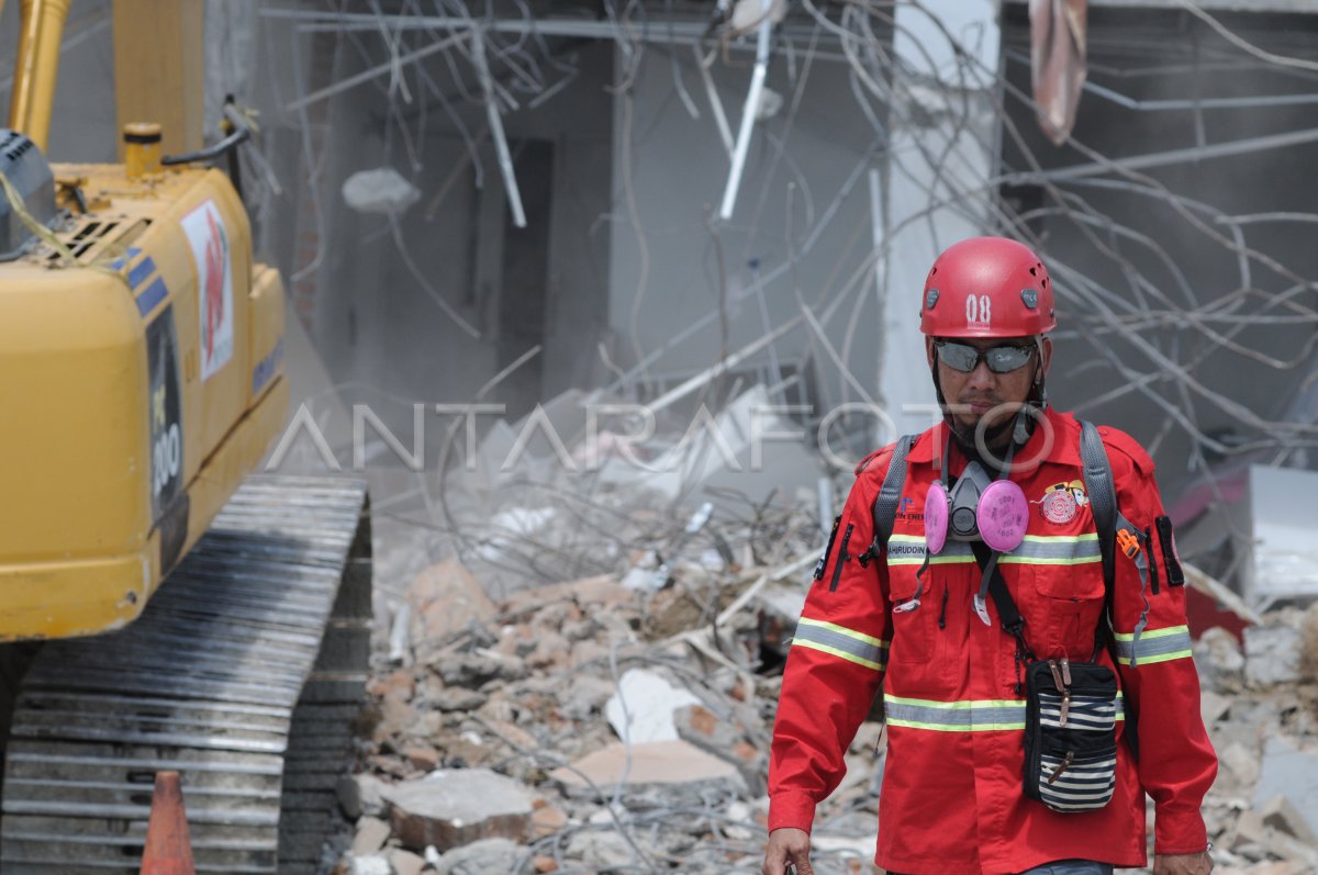 Evakuasi Korban Gempa Palu Antara Foto