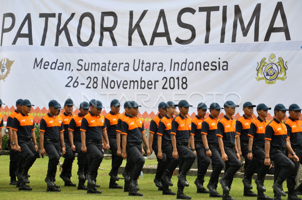 PATROLI LAUT BEA CUKAI INDONESIA MALAYSIA ANTARA Foto