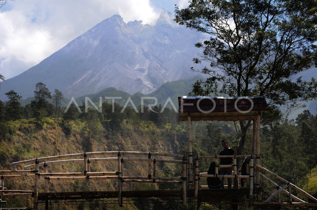 AKTIVITAS GUNUNG MERAPI ANTARA Foto