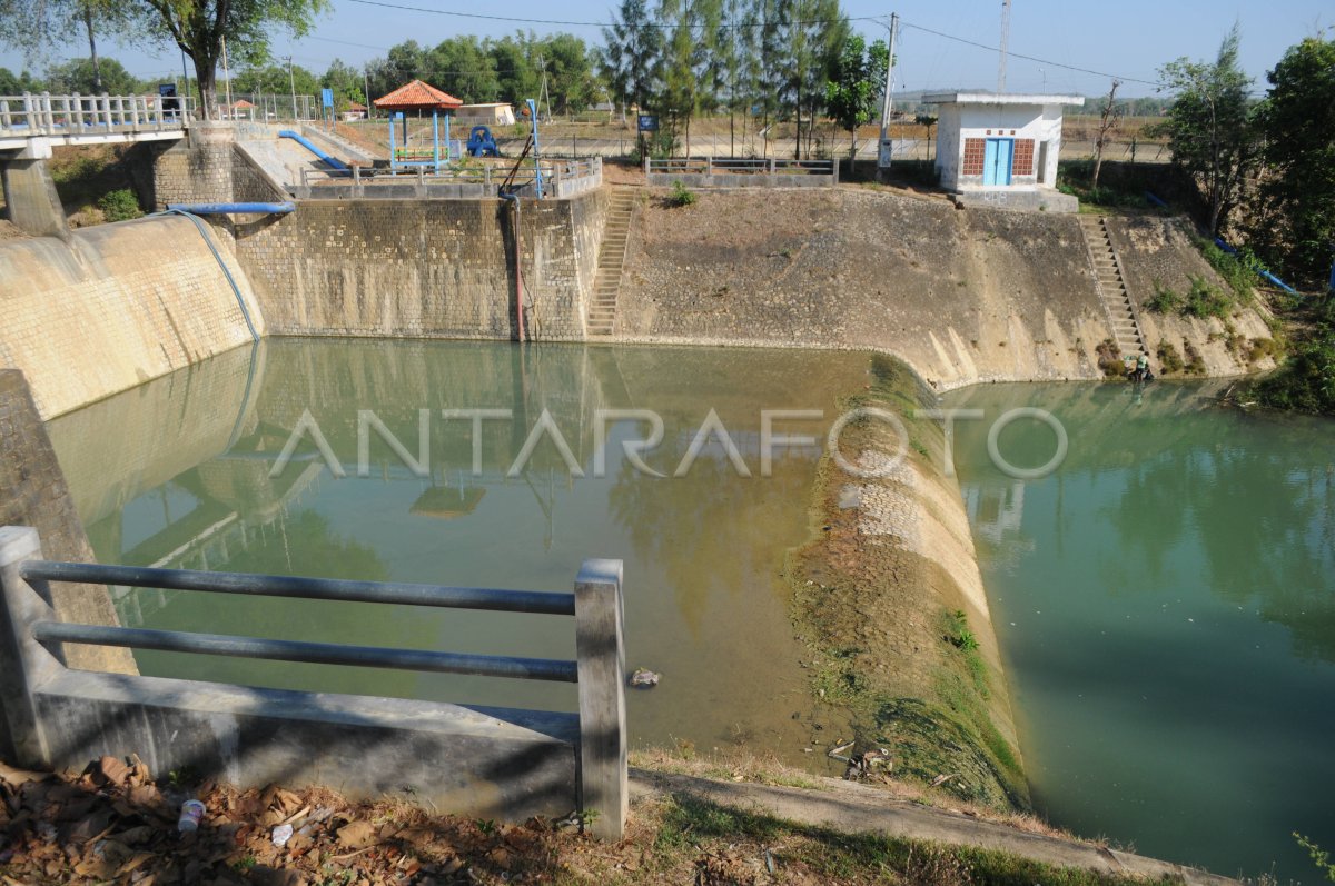 Debit Air Dam Samiran Menyusut Drastis Antara Foto