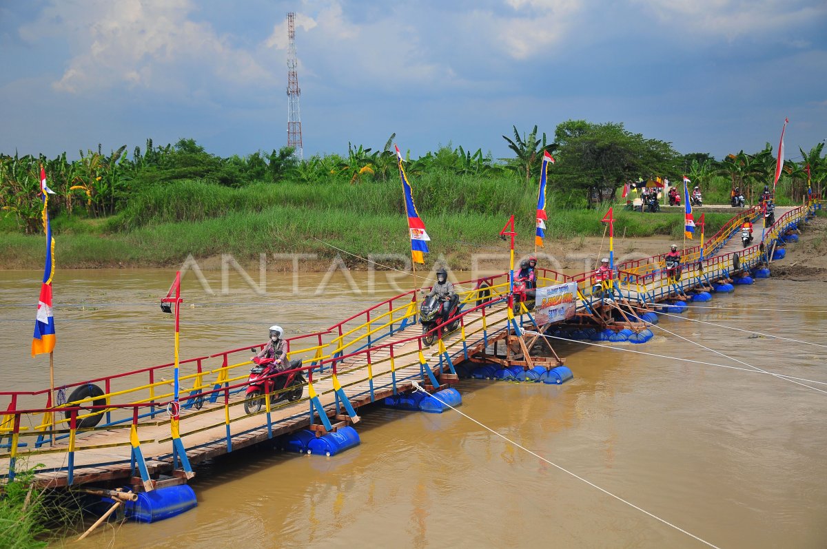 JEMBATAN APUNG BERBAYAR PENGHUBUNG KABUPATEN DI JAWA TENGAH ANTARA Foto