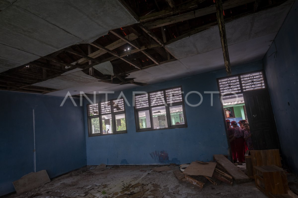 Ruang Kelas Sekolah Rusak Di Lebak Antara Foto