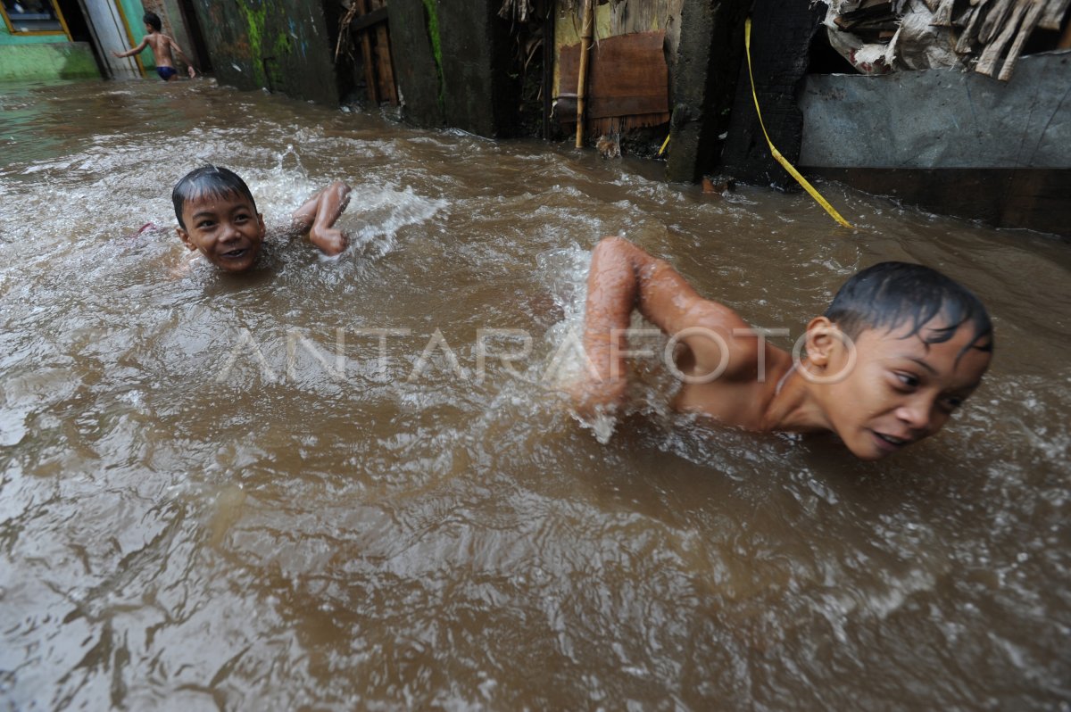 Banjir Kampung Melayu Antara Foto