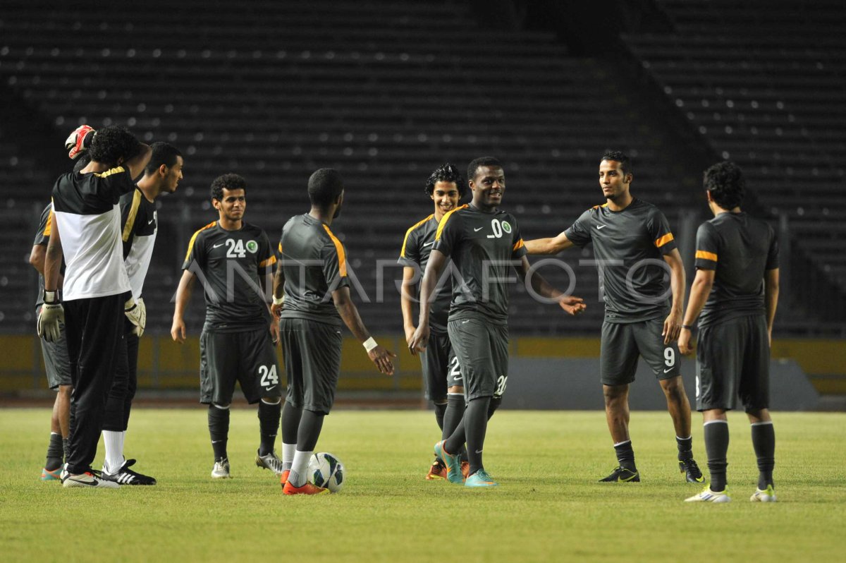 LATIHAN TIMNAS ARAB SAUDI ANTARA Foto