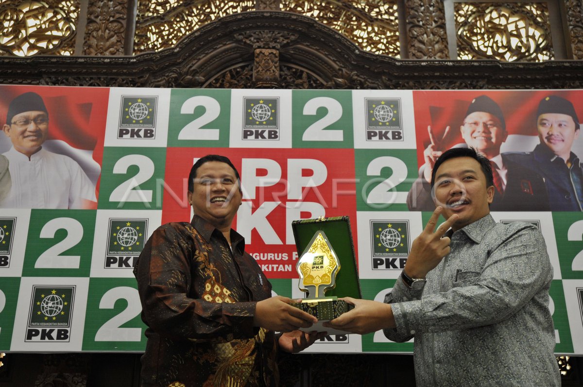 PARTISIPASI PENGAWASAN PEMILU 2014 ANTARA Foto