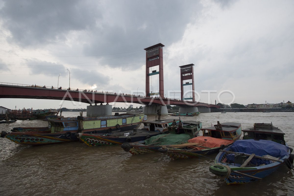 Jembatan Ampera Palembang Antara Foto