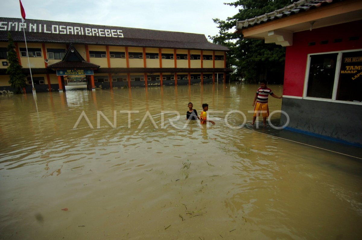 Sekolah Terendam Banjir Antara Foto