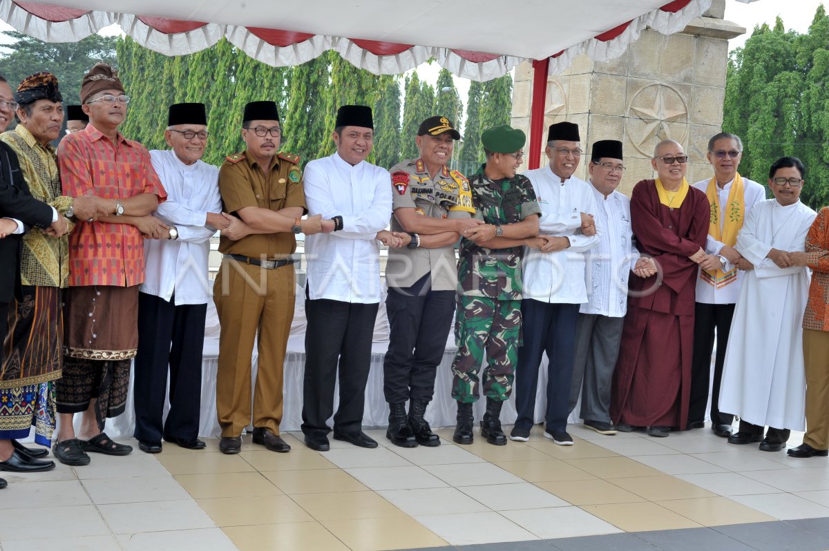 Doa Bersama Jelang Penetapan Pemilu Antara Foto