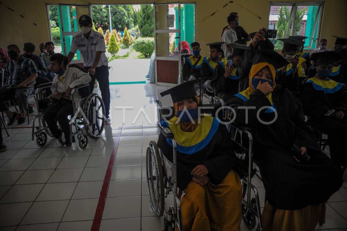 Wisuda Siswa Disabilitas Antara Foto