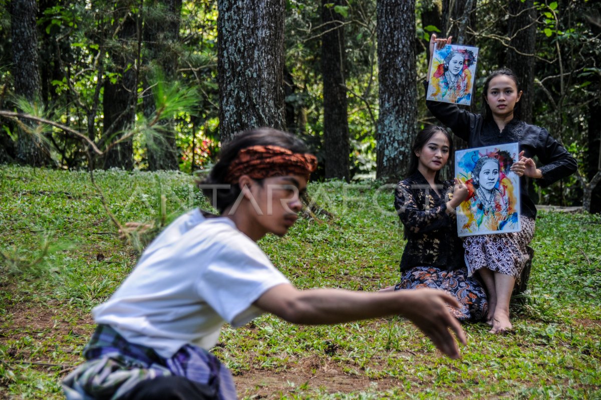 Peringati Hari Kartini Melalui Tari Antara Foto