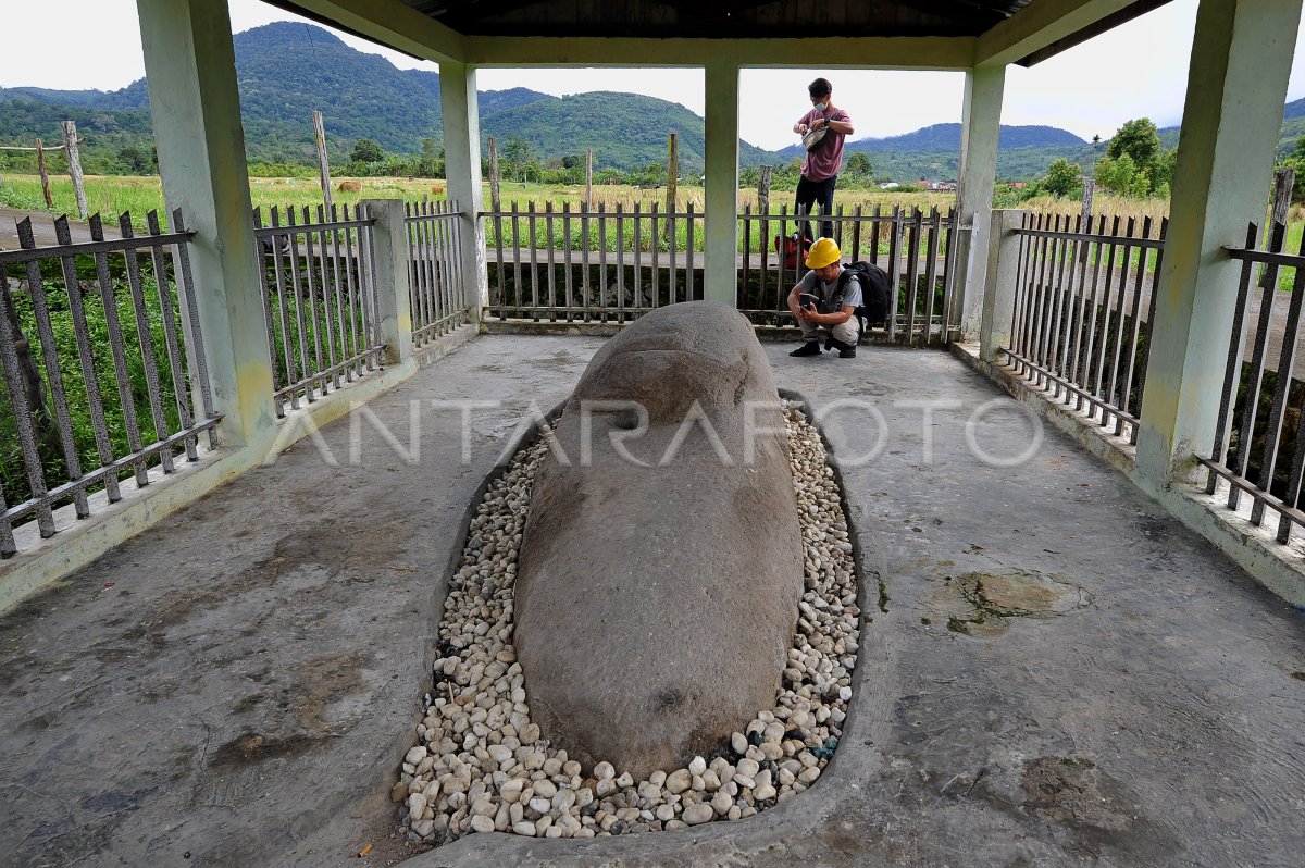 Cagar Budaya Batu Silindrik Kerinci Antara Foto