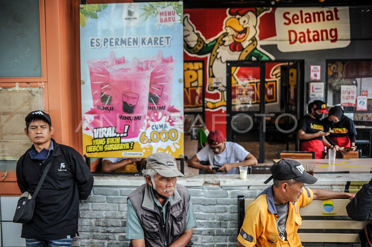 Pembatasan Jam Operasional Restoran Di Bandung Antara Foto