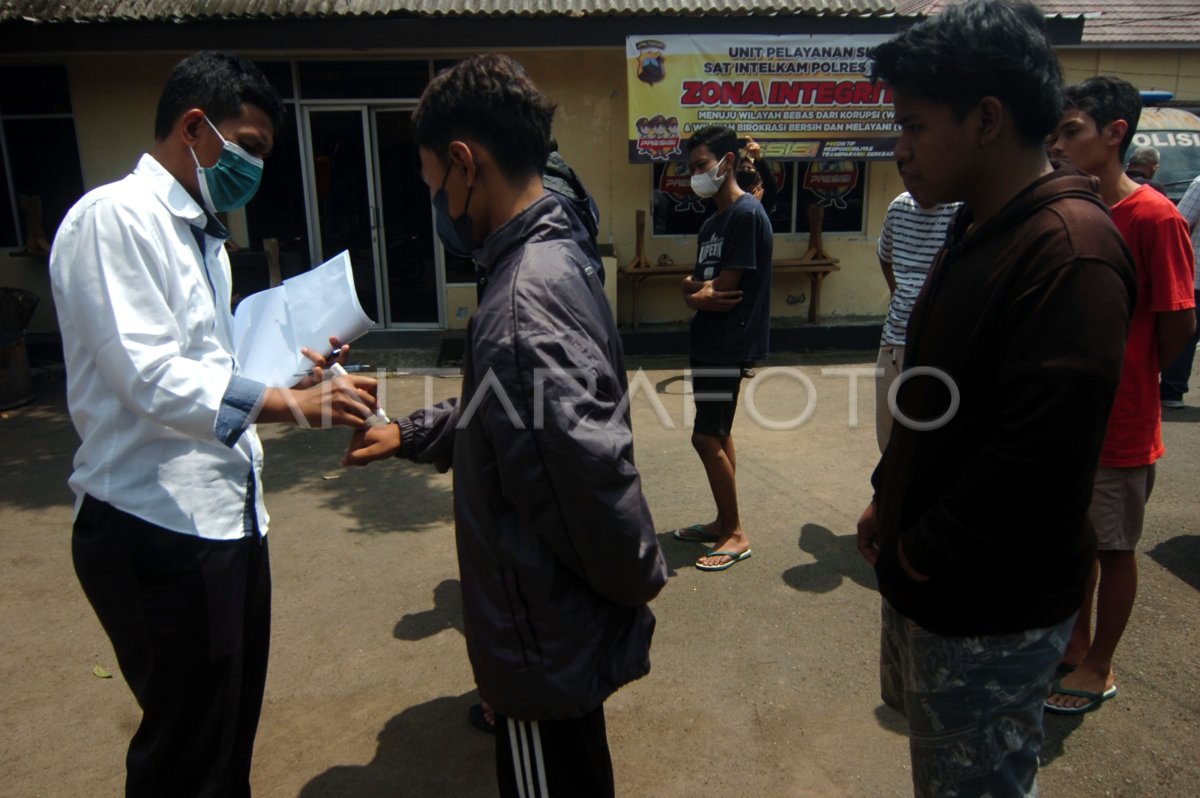 Polisi Amankan Remaja Perang Sarung Antara Foto