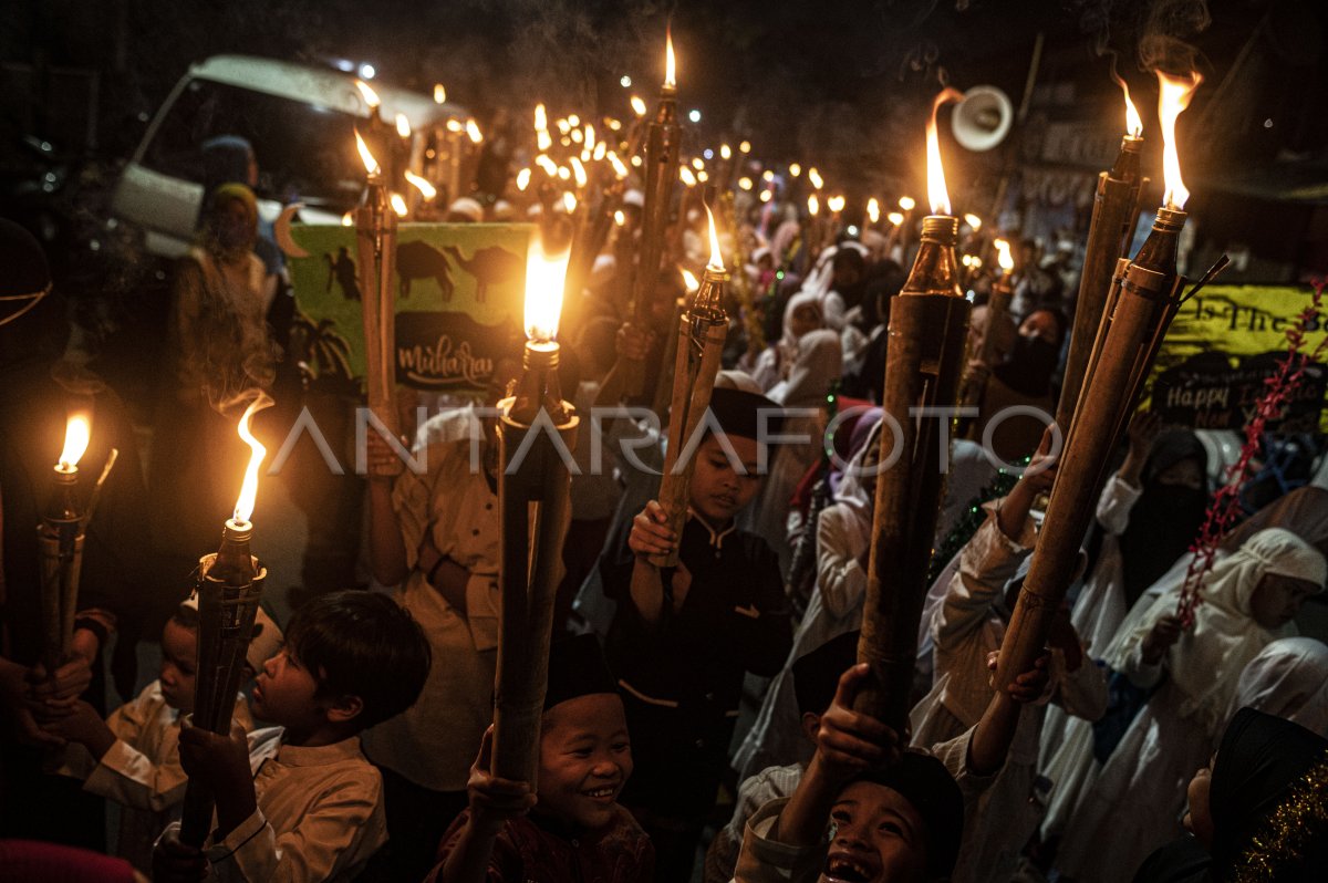 Pawai Obor Sambut Tahun Baru Islam Di Jakarta Antara Foto