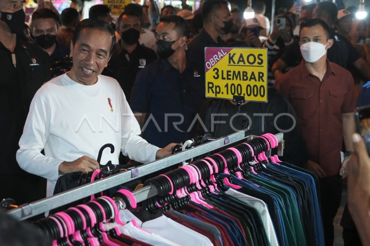 Presiden Joko Widodo Kunjungi Pasar Malam Pantai Kamali Antara Foto