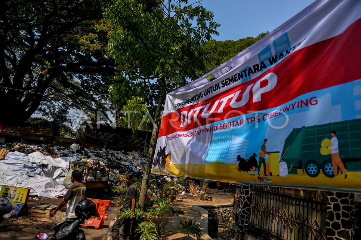 Sampah Menumpuk Di Bandung ANTARA Foto