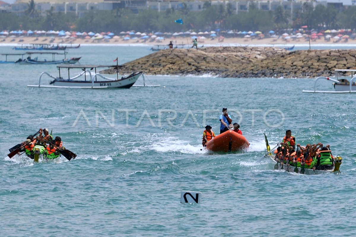 Lomba Perahu Naga Di Bali ANTARA Foto