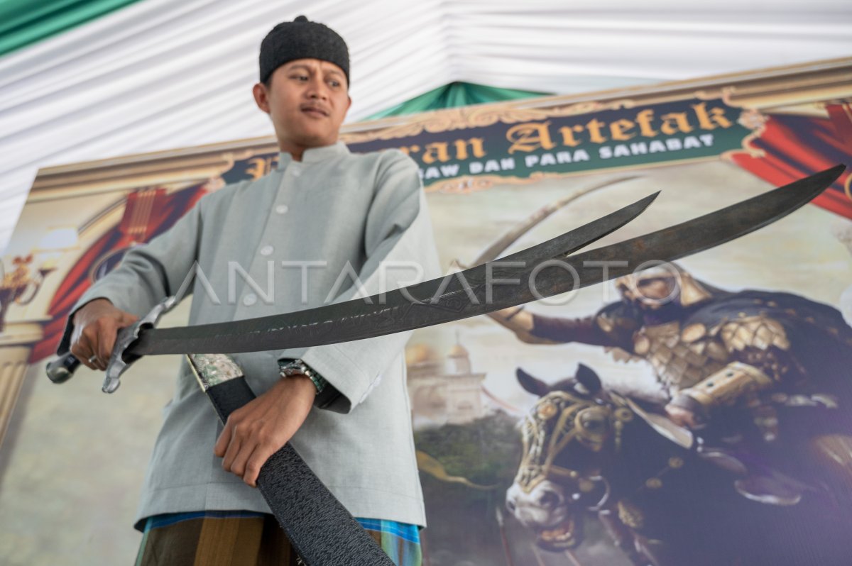 Pameran Artefak Nabi Muhammad SAW Di Palu ANTARA Foto