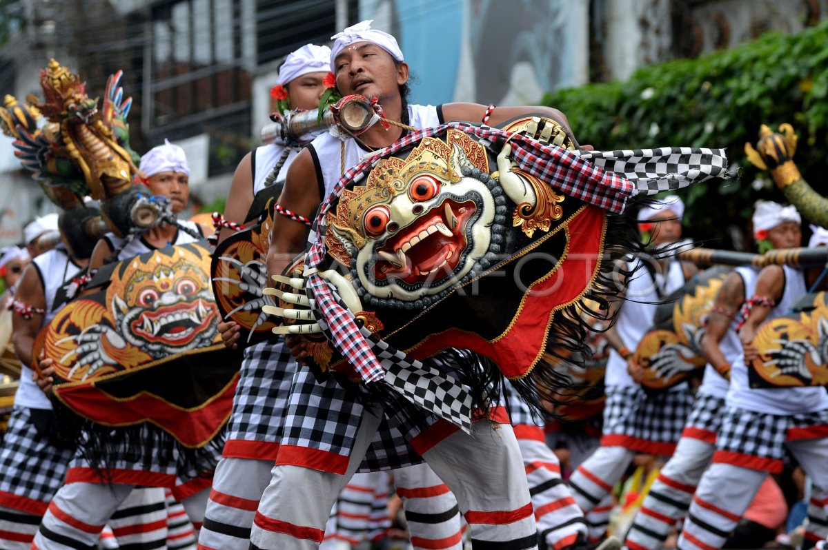 Parade Budaya HUT Tabanan ANTARA Foto