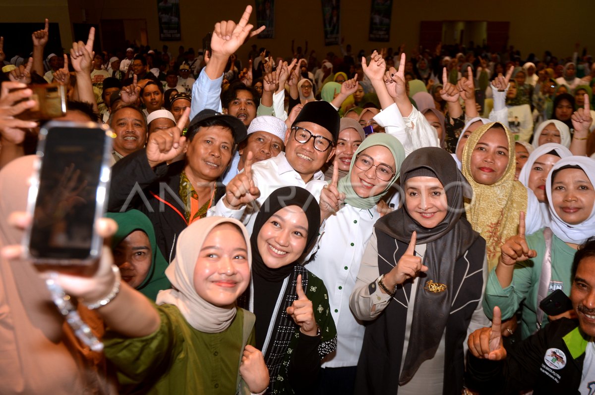 Konsolidasi Relawan Basra Amin Di Bali ANTARA Foto