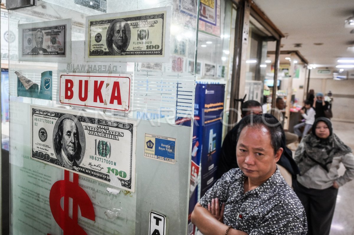 Nilai Tukar Rupiah Melemah Antara Foto