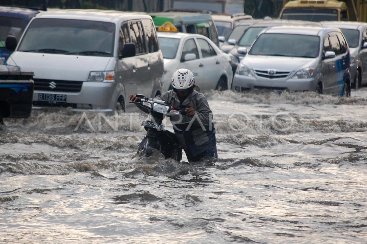 Buruknya Drainase Antara Foto