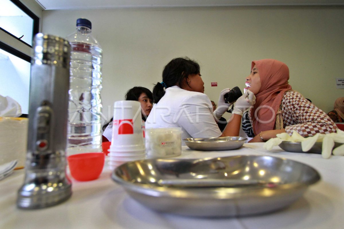 BULAN KESEHATAN GIGI NASIONAL ANTARA Foto