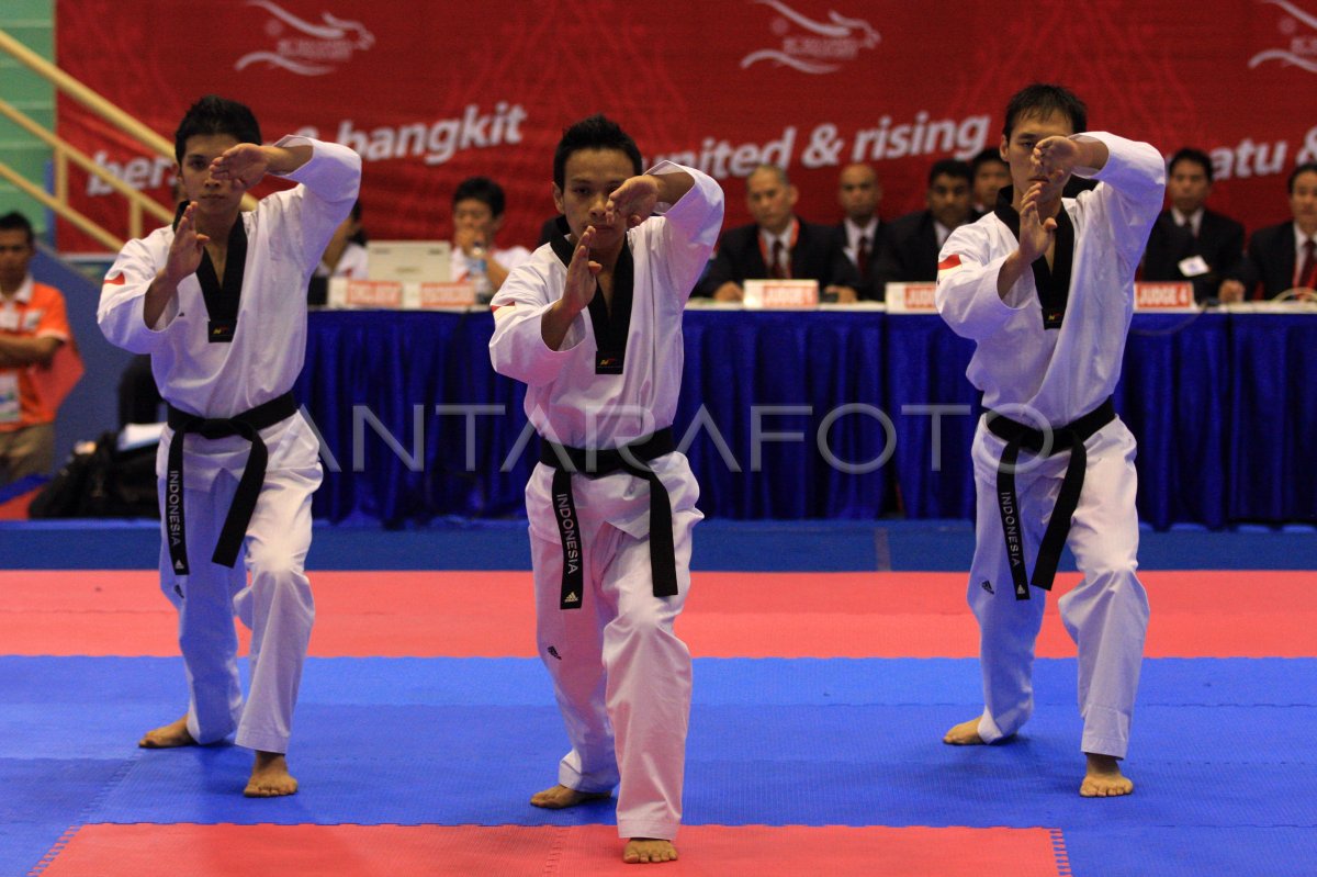 Emas Ketiga Taekwondo Antara Foto