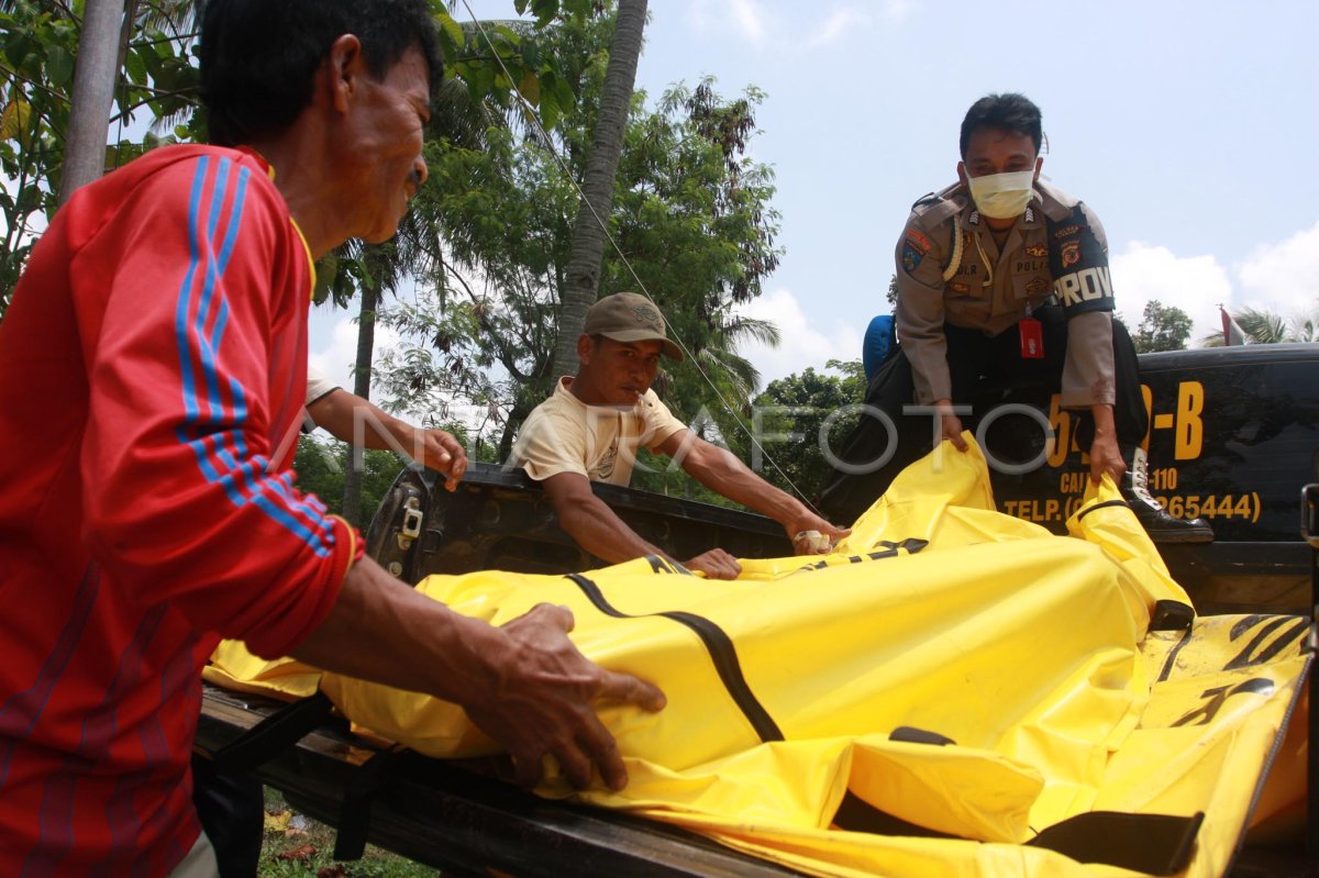 Evakuasi Imigran Gelap Antara Foto