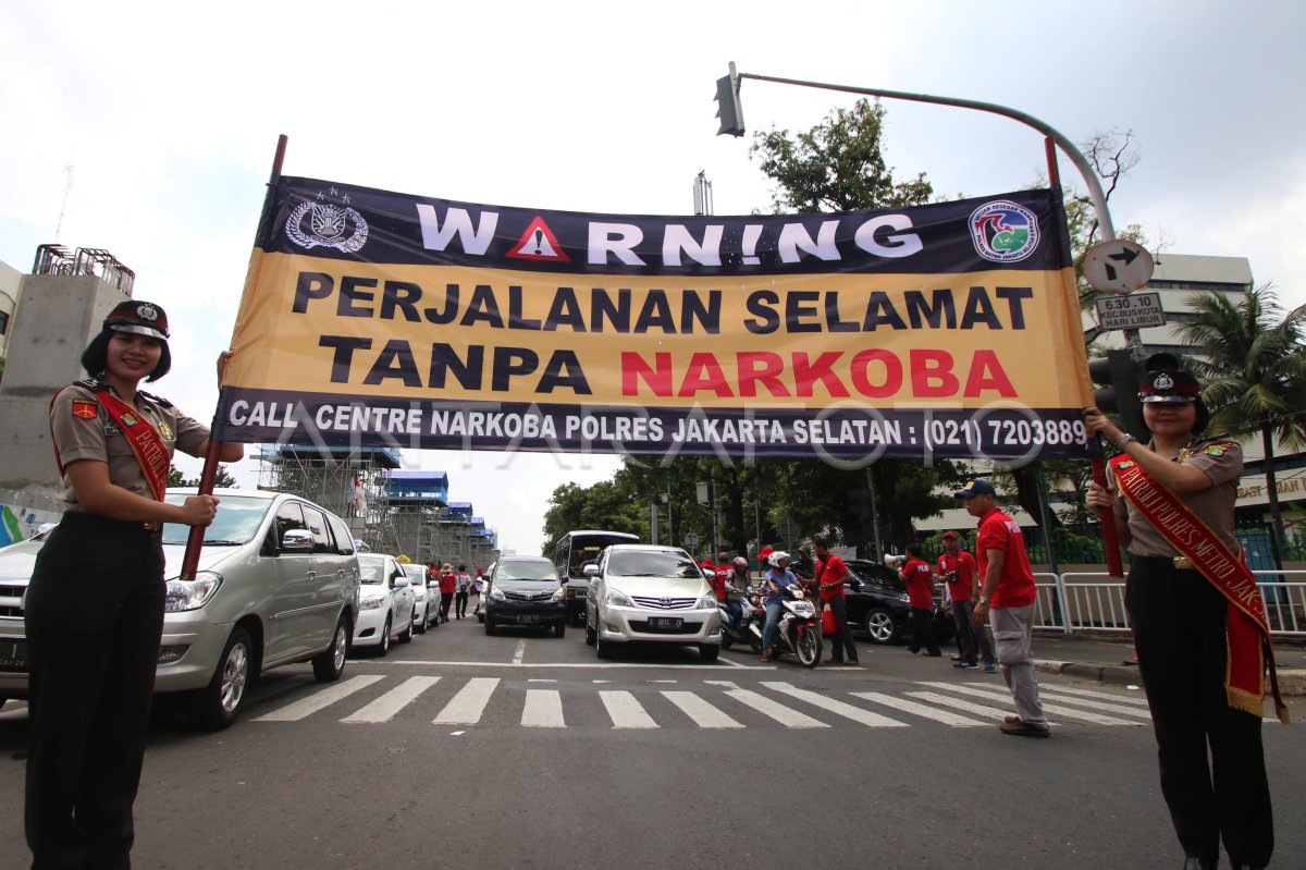 Sosialisasi Bahaya Narkoba Di Perjalanan Antara Foto