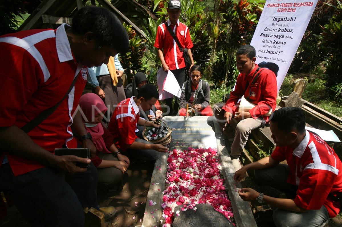 Tolak Pemindahan Jasad Tan Malaka Antara Foto