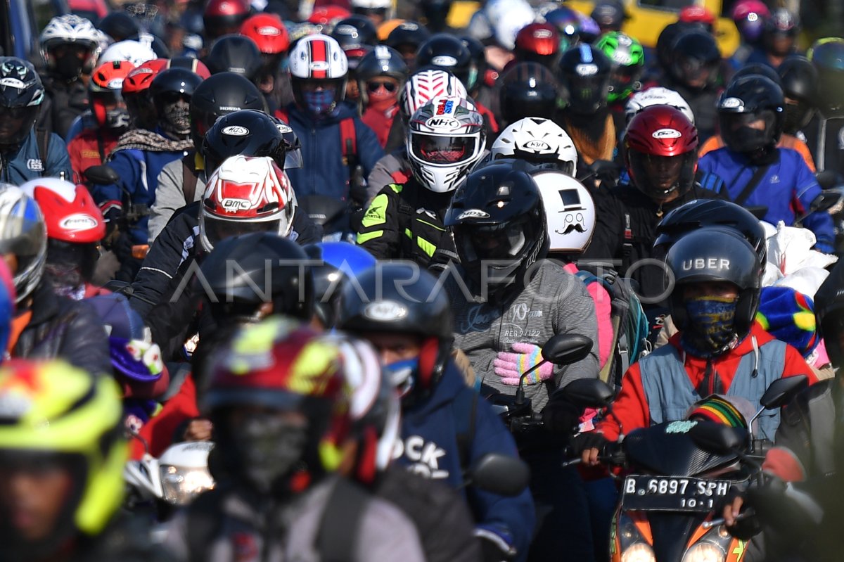 Arus Balik Pesepeda Motor Antara Foto