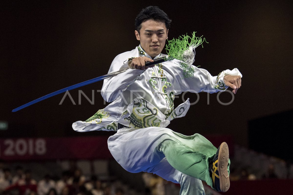 MEDALI PERAK WUSHU TAIJIQUAN TAIJIJIAN PUTRA JEPANG ANTARA Foto