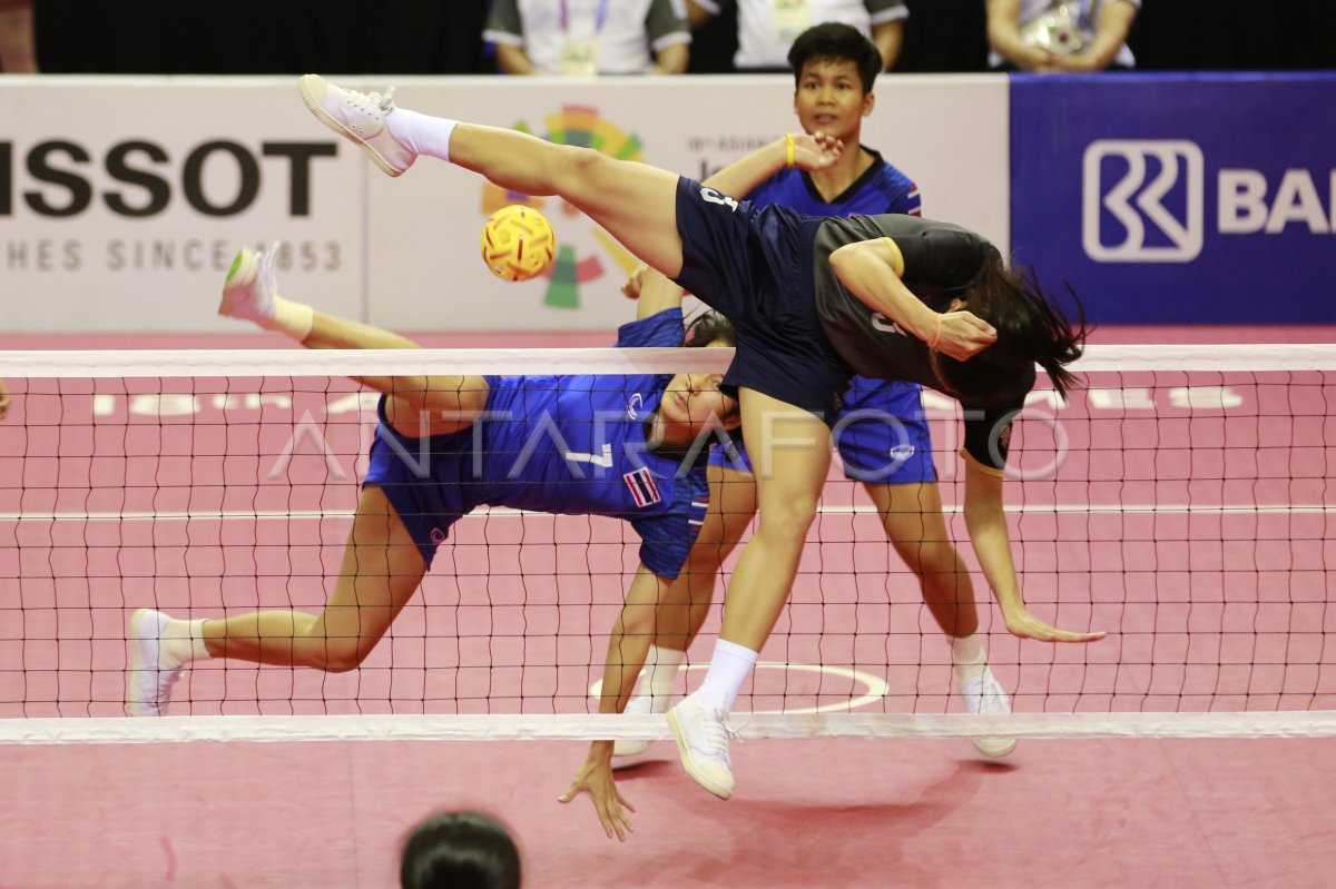 SEMIFINAL SEPAK TAKRAW QUADRANT PUTRI ANTARA Foto