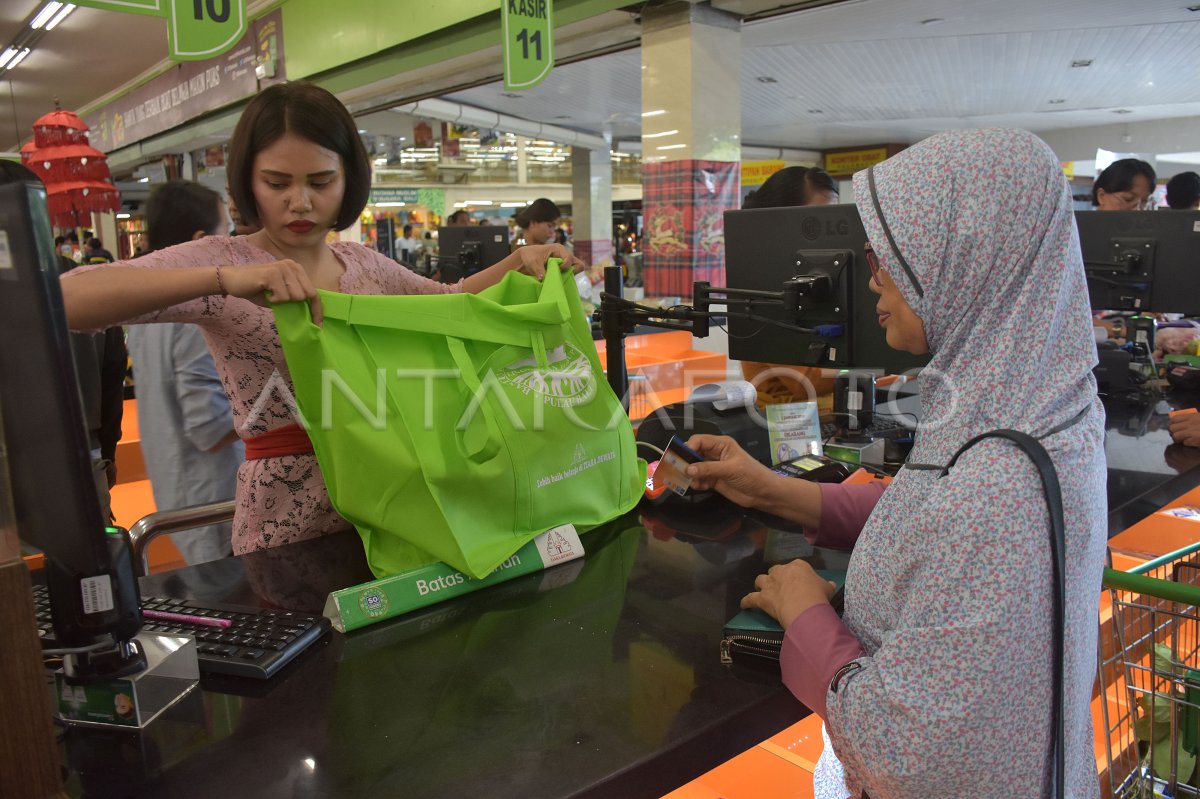 PENGGUNAAN TAS RAMAH LINGKUNGAN DI BALI ANTARA Foto