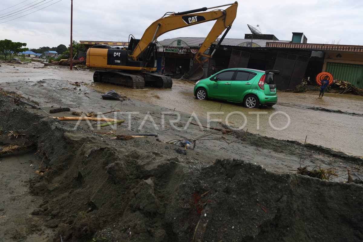 Akibat Banjir Bandang Sentani Antara Foto