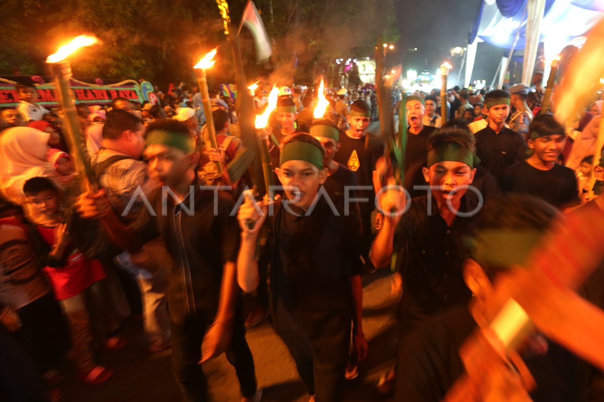 Pawai Takbiran Idul Fitri Di Aceh Antara Foto