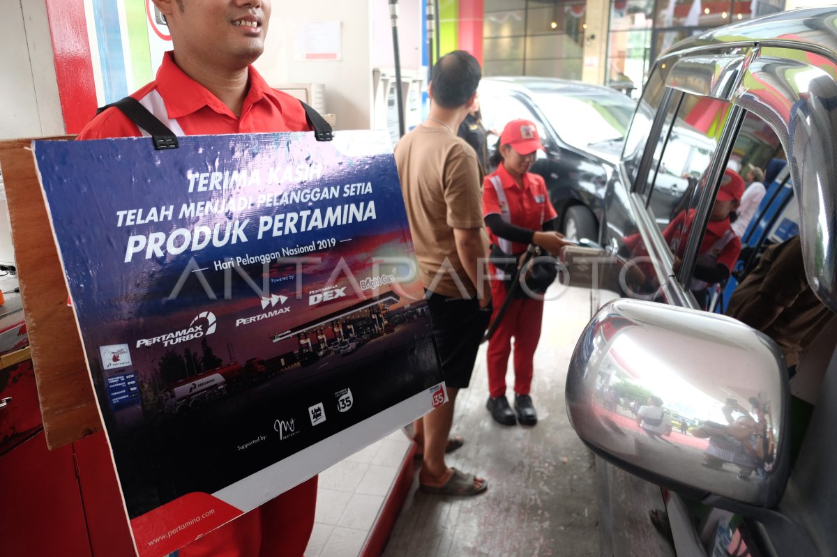 Hari Pelanggan Nasional Pertamina Mor I Antara Foto