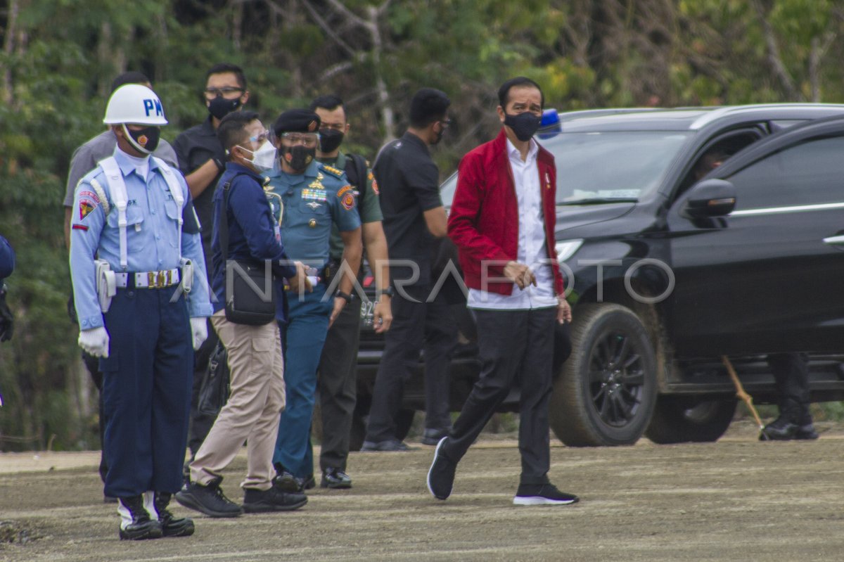 PRESIDEN RESMIKAN BENDUNGAN TAPIN ANTARA Foto