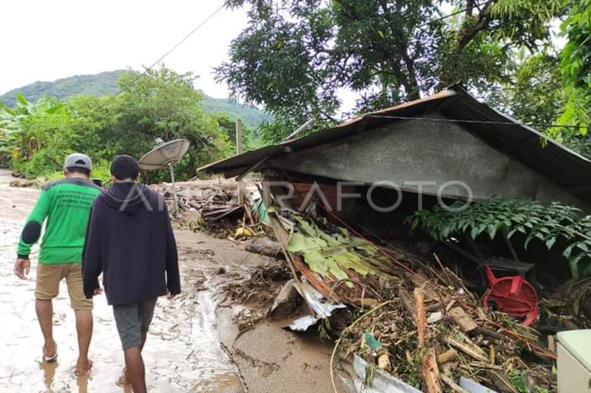 Banjir Bandang Flores Timur Antara Foto