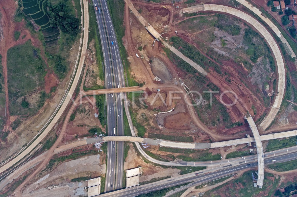 PROGRES KONSTRUKSI TOL JAKARTA CIKAMPEK II SELATAN ANTARA Foto