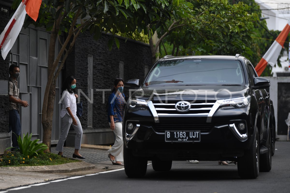 LPSK DATANGI KEDIAMAN ISTRI IRJEN POL FERDY SAMBO ANTARA Foto