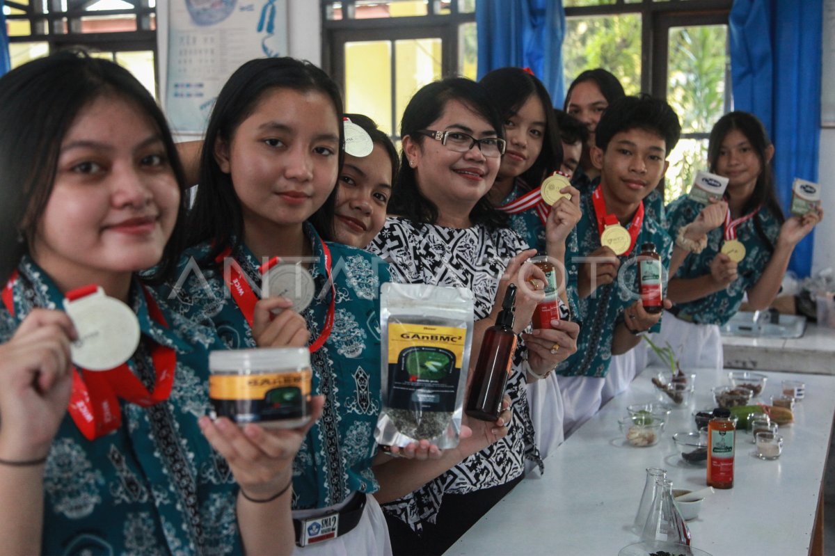 SISWA SMA DI PALANGKA RAYA RAIH JUARA AJANG WICE ANTARA Foto