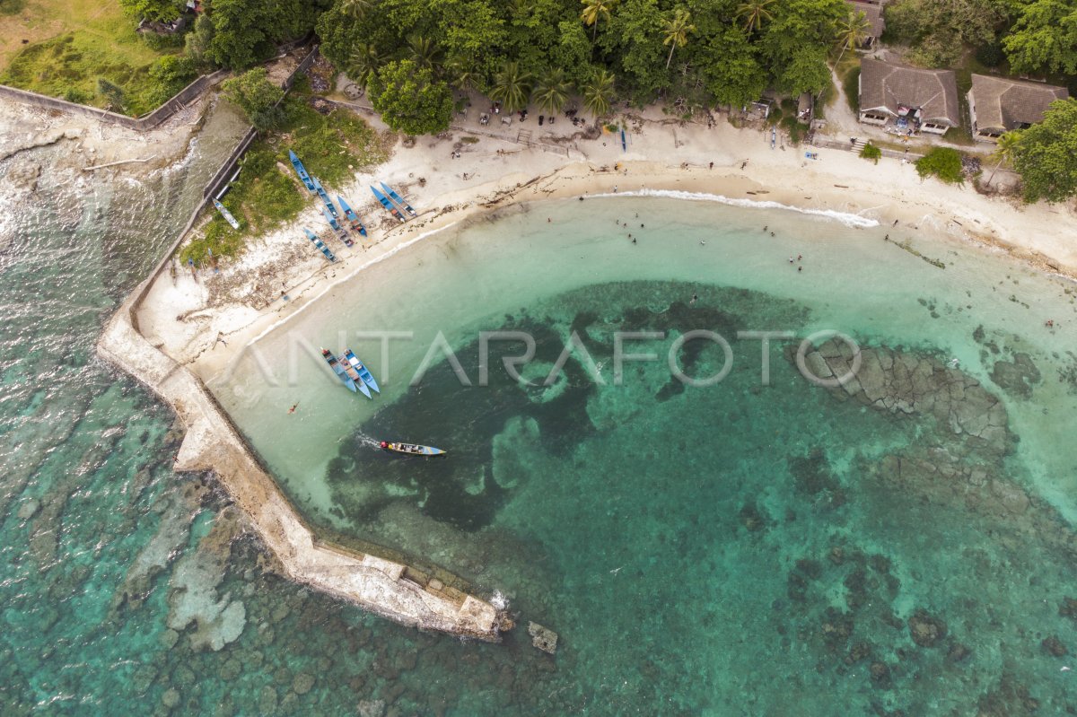 POTENSI WISATA PANTAI AMBON ANTARA Foto