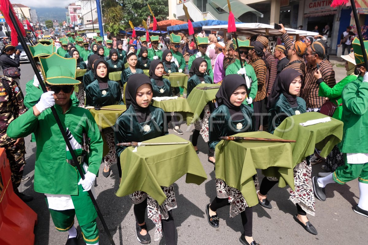 Tradisi Ruwat Bumi Parakan Antara Foto