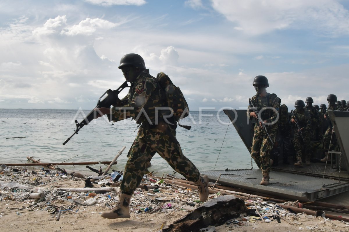 Pendaratan Pasukan Glagaspur Iii Kolinlamil Antara Foto