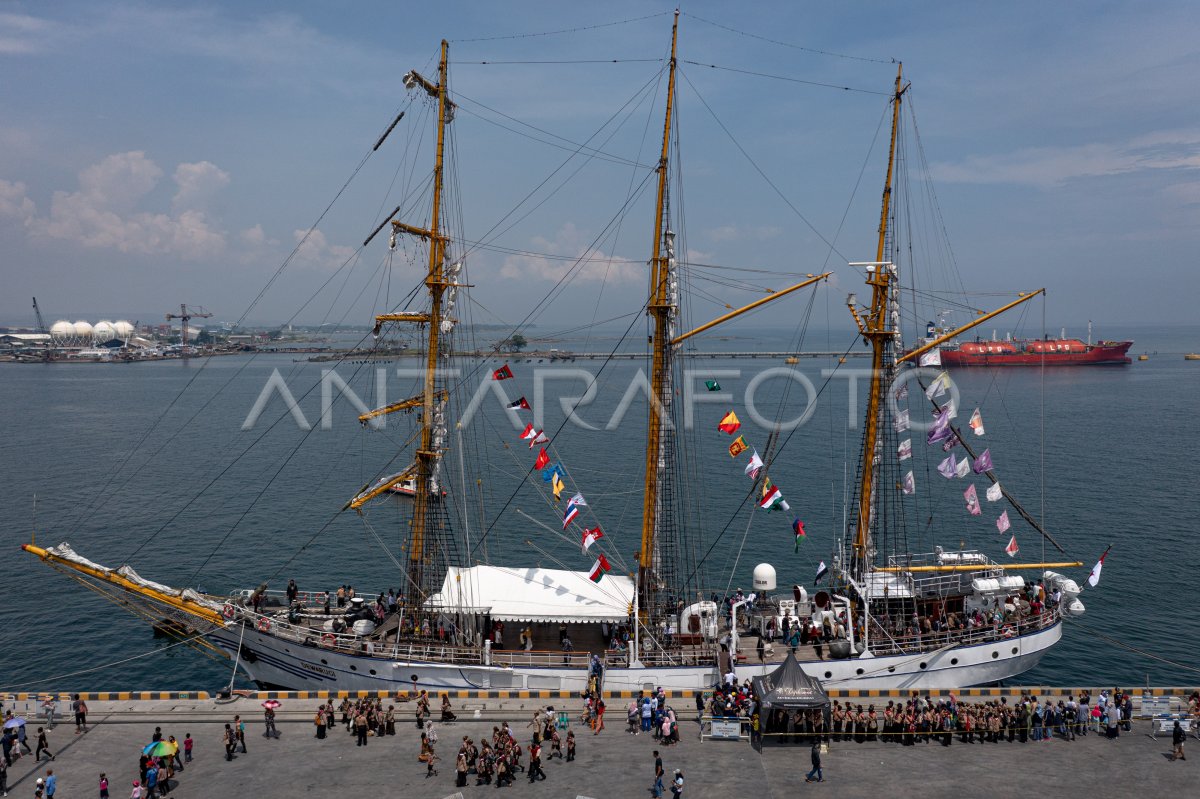 Festival Dermaga Kri Dewaruci Menyapa Warga Antara Foto