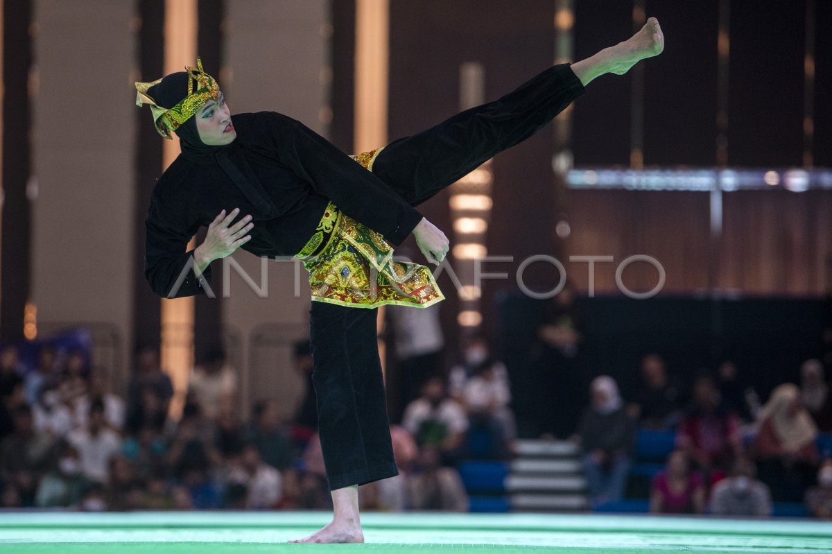 Puspa Raih Emas Nomor Seni Tunggal Putri Pencak Silat ANTARA Foto